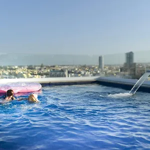  Apartament Cast